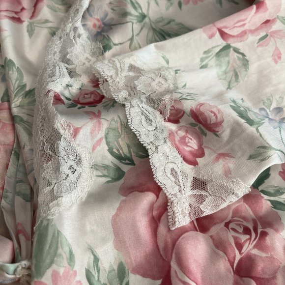 Vintage Lorraine women's satin bath robe size small. - Picture 8 of 9